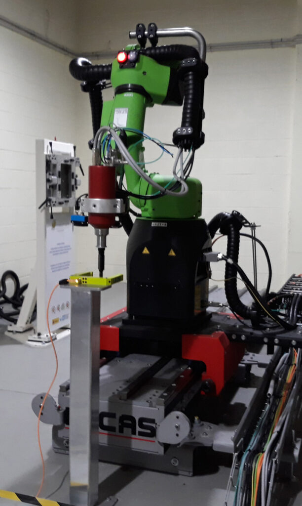 Automatised solution: S500 electric drilling machine mounted on robot.